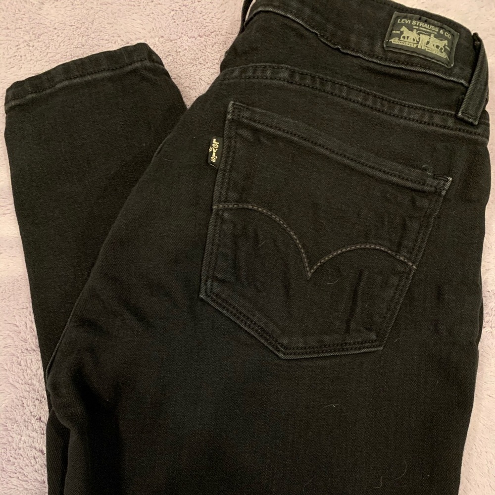 Levi’s black skinny jeans